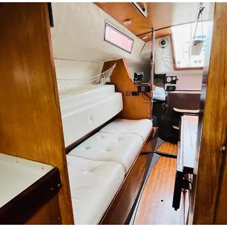Hotel en barco Sailboat